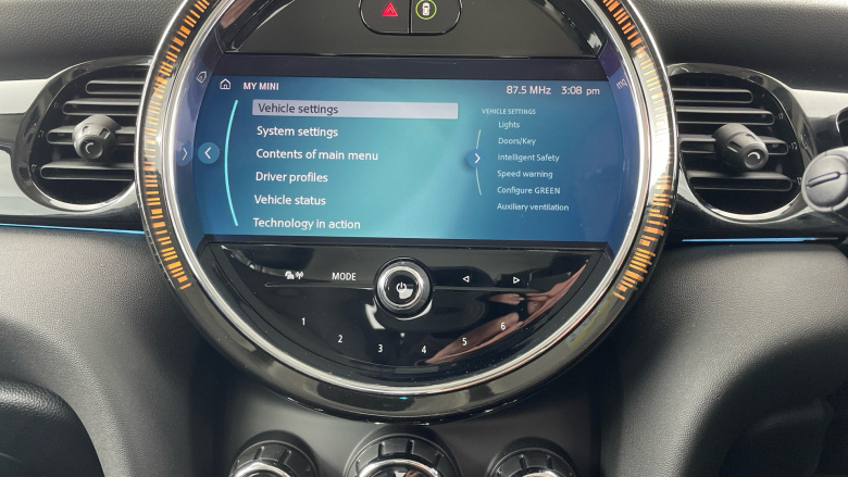 MINI Hatchback 1.5 Cooper Classic Premium 5dr Auto Petrol Hatchback